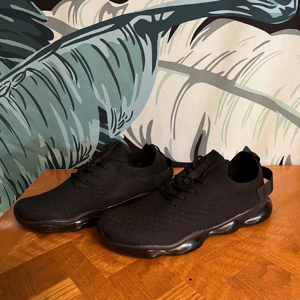 Black bubble sole sneaker